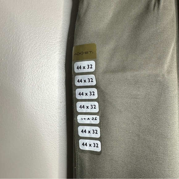 NWT Axist Men’s dress pants in earth - Picture 2 of 6